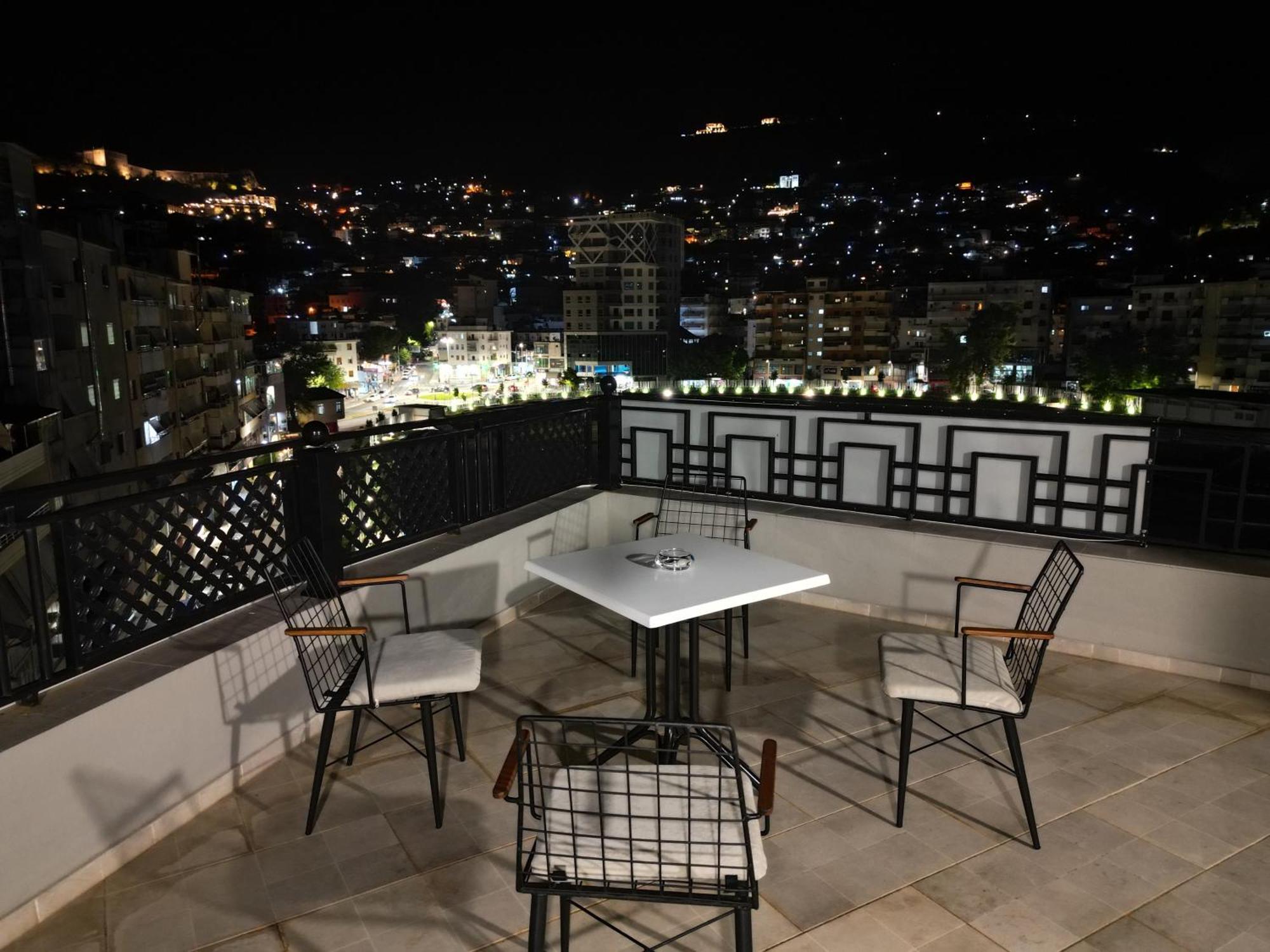 Rs Skendo Apartments Gjirokastër 外观 照片